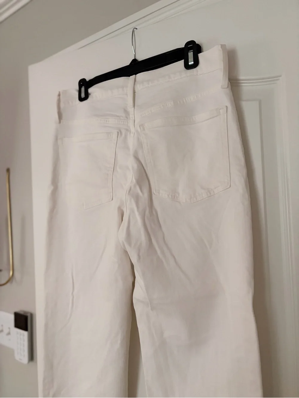 J.Crew Classic Straight Jeans in white size 30